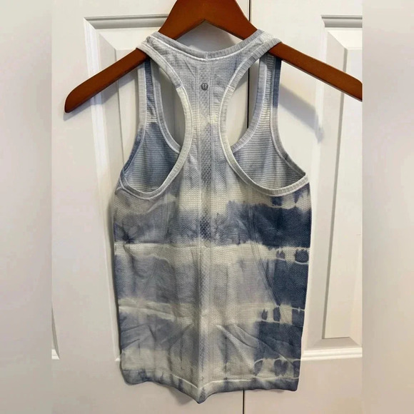 Lululemon Tie Dye Swiftly Tank Top blue and white size 4 - Picture 3 of 9
